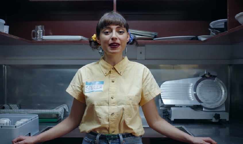 [CLIP] Stella Donnelly - Mechanical Bull