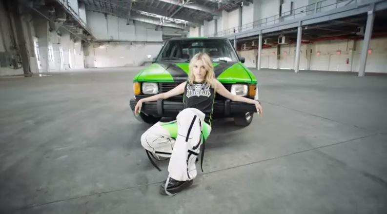 [CLIP] Lolo Zouaï – Caffeine