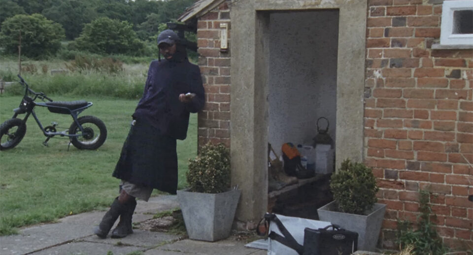 [CLIP] Blood Orange – The Field
